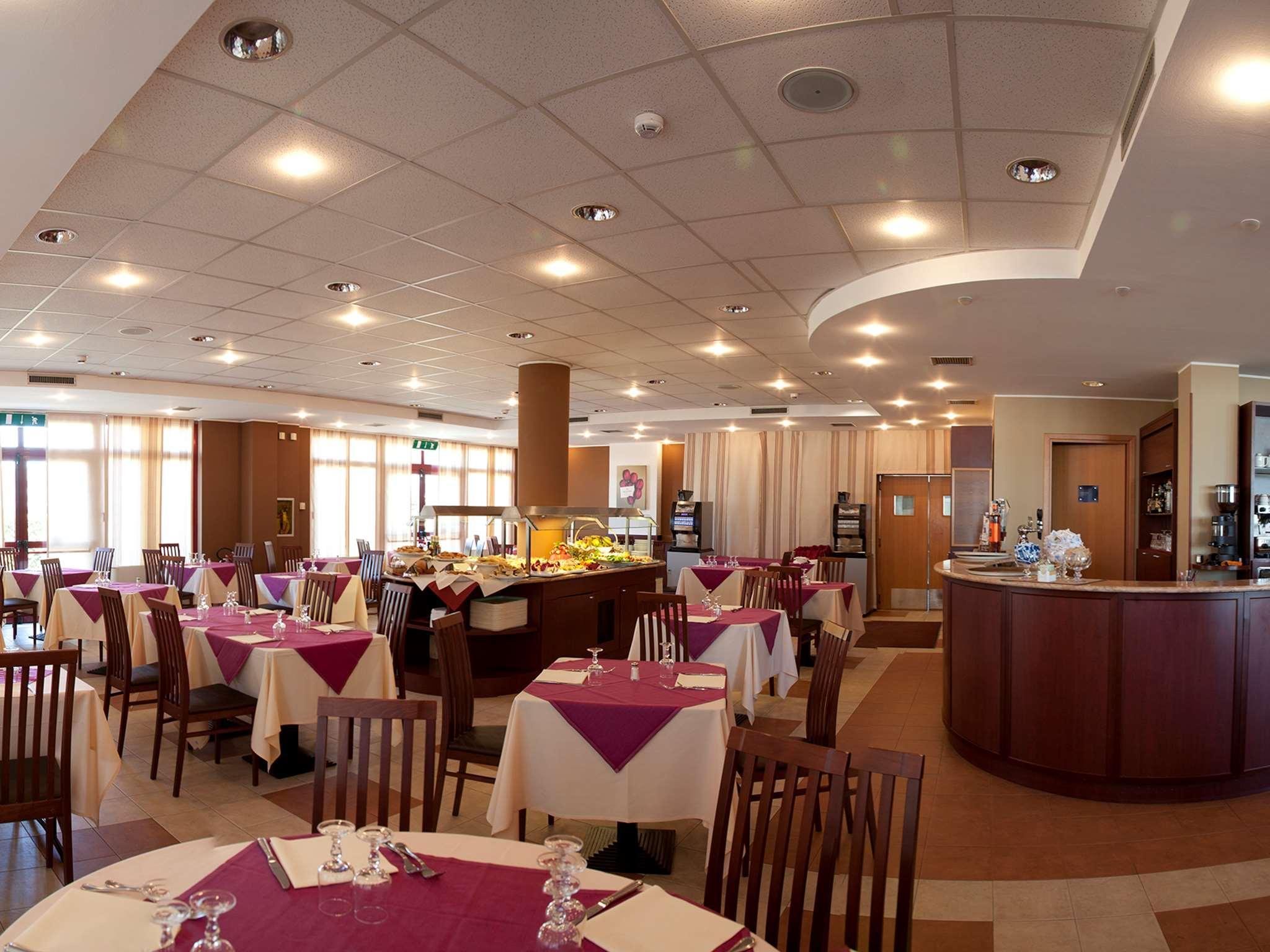 Tulip Inn Turin South Монкалиери Екстериор снимка